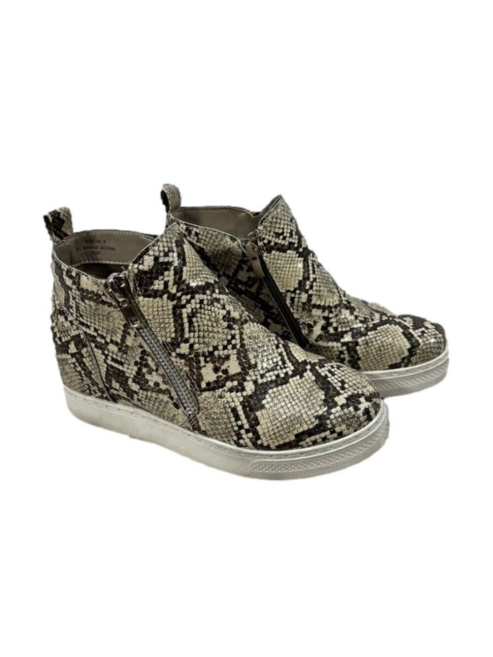 Bamboo Women's "Snakeskin" Platform Sneaker Size 8 Animal Print